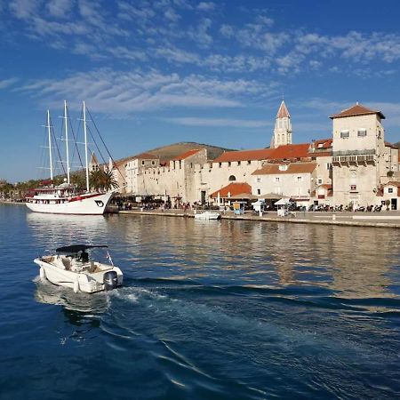 Apartment Okrug Gornji - Trogir With Sea View Extérieur photo