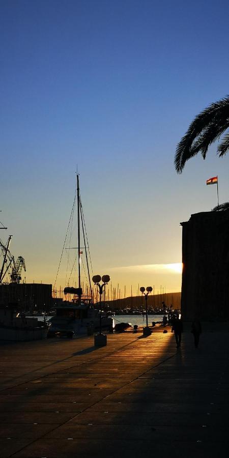Apartment Okrug Gornji - Trogir With Sea View Extérieur photo