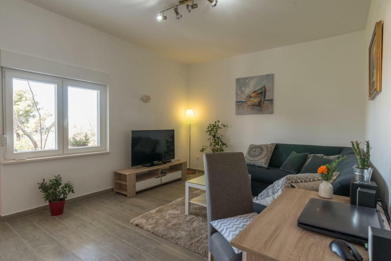 Apartment Okrug Gornji - Trogir With Sea View Extérieur photo