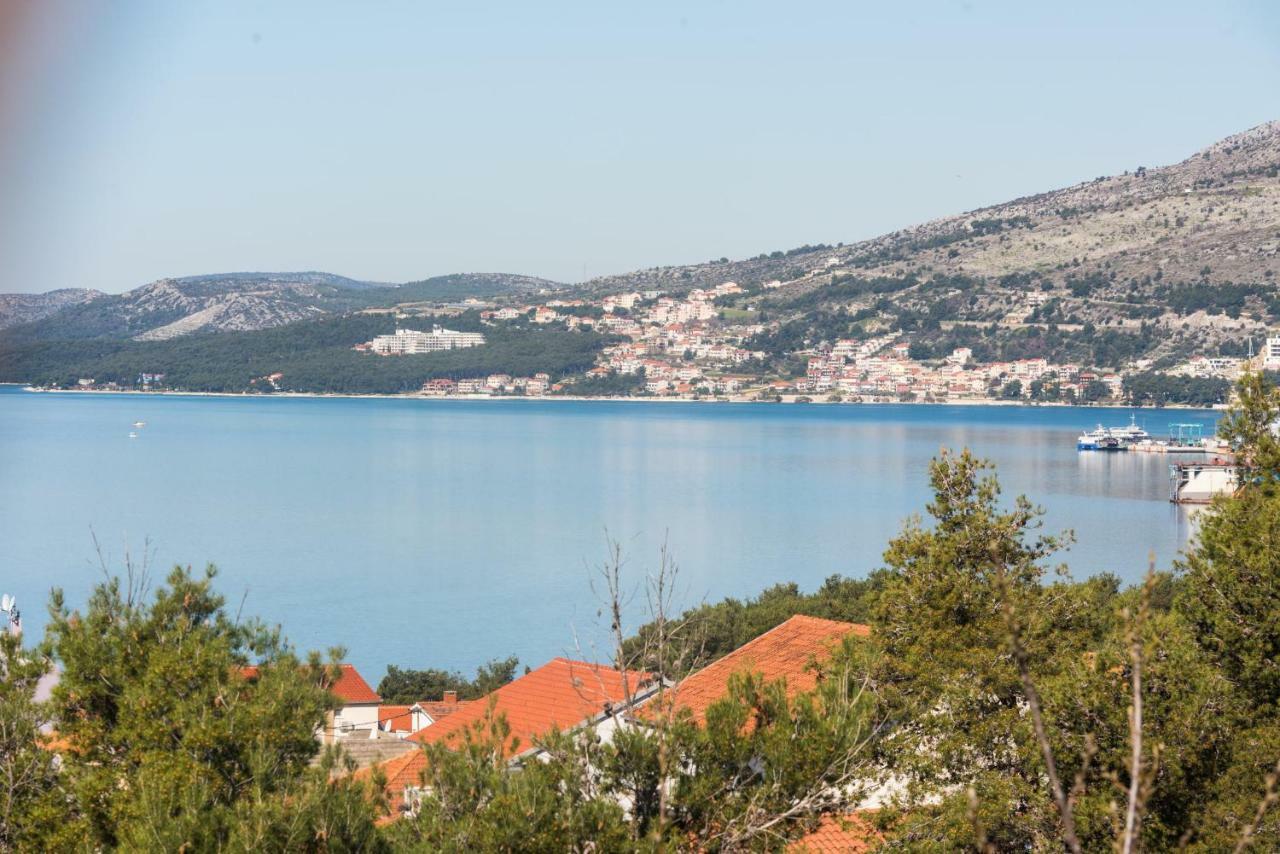 Apartment Okrug Gornji - Trogir With Sea View Extérieur photo