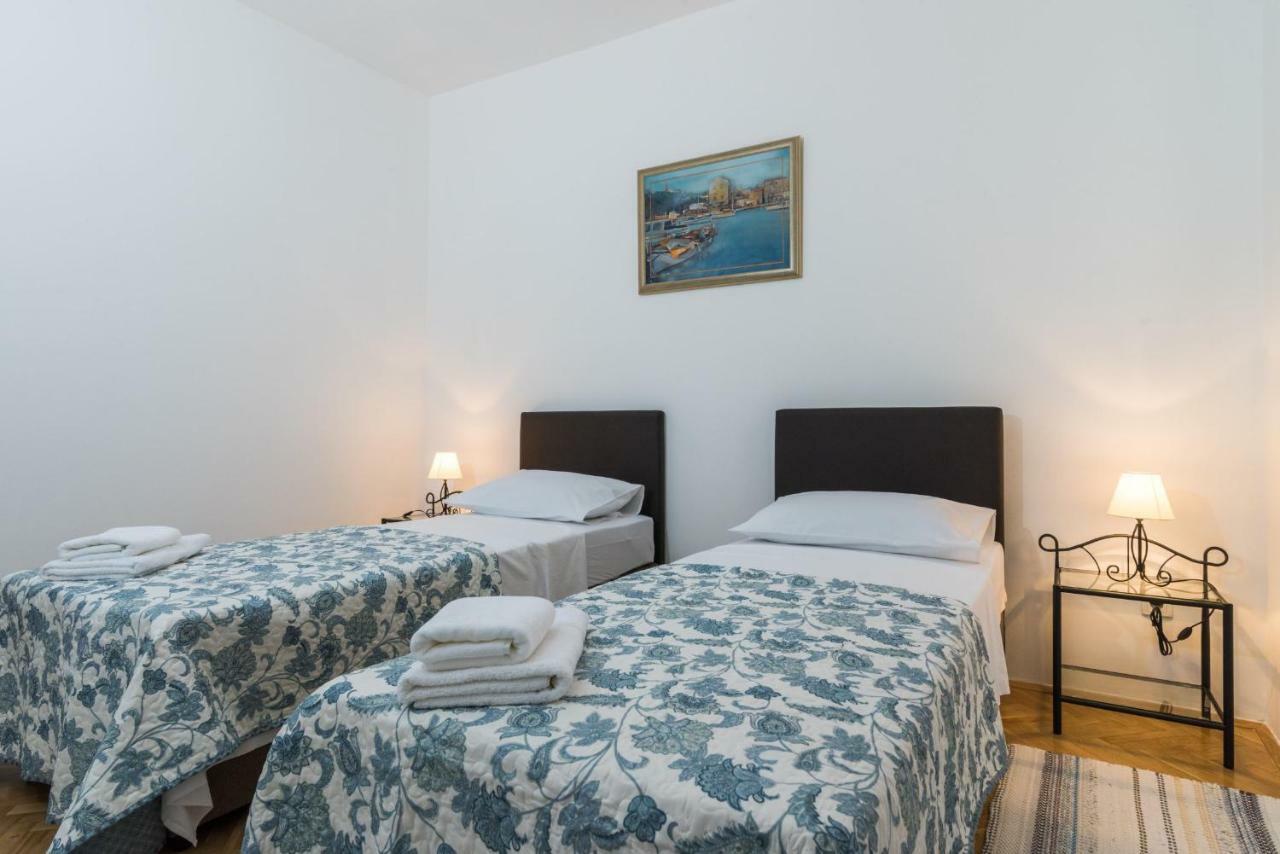 Apartment Okrug Gornji - Trogir With Sea View Extérieur photo