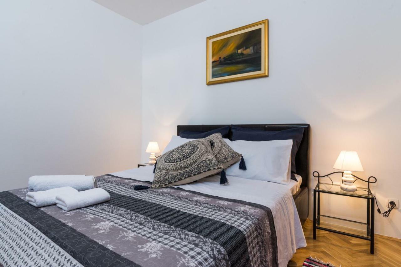 Apartment Okrug Gornji - Trogir With Sea View Extérieur photo